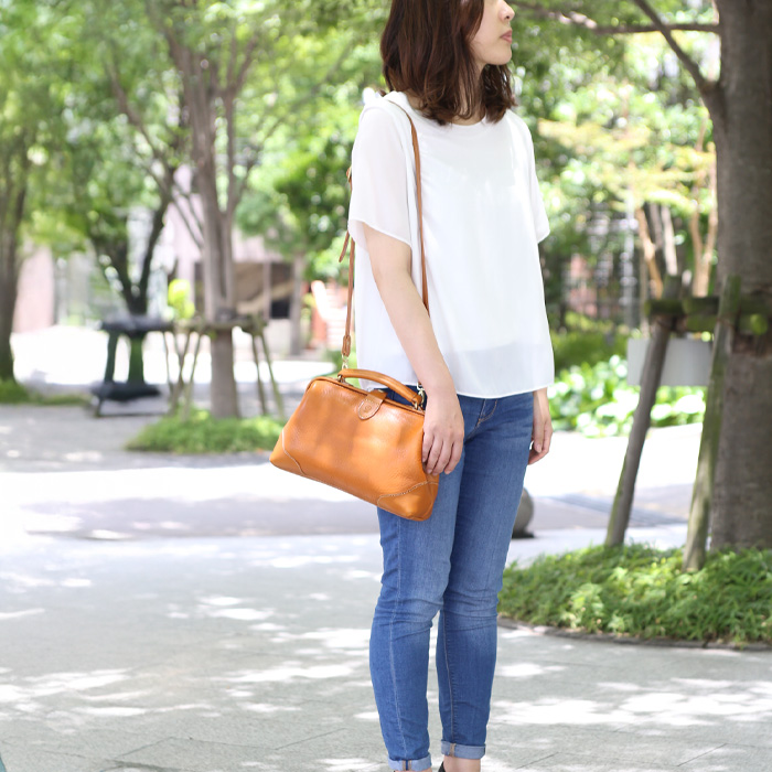 口枠ショルダーバッグW