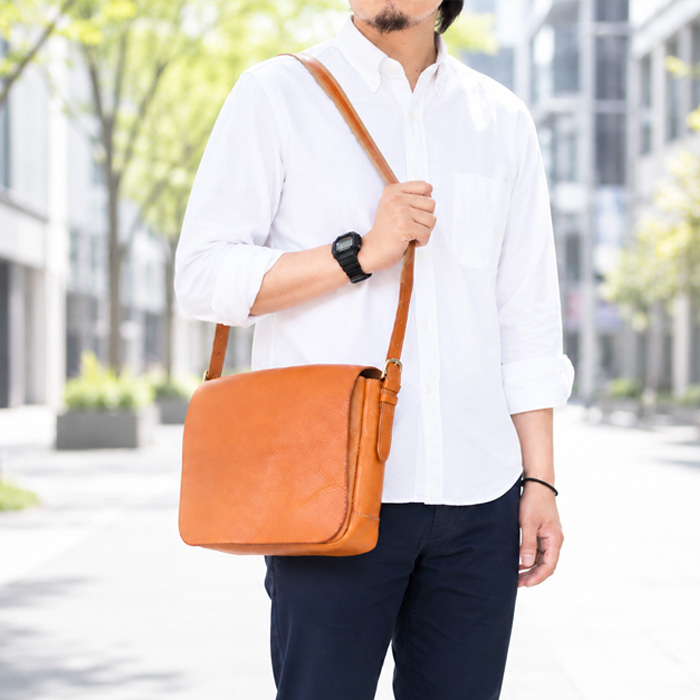 総かぶせショルダーバッグW