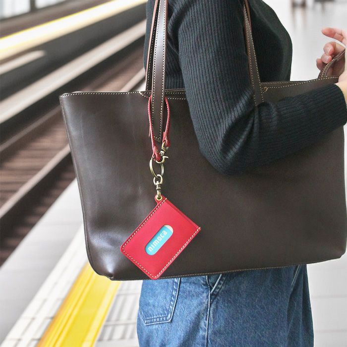 PORCO ROSSO／ハトメ付き縦型パスケース