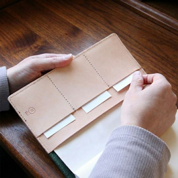 公式サイト・薬院本店限定/ルガトショルダー／フラップ手帳カバーM