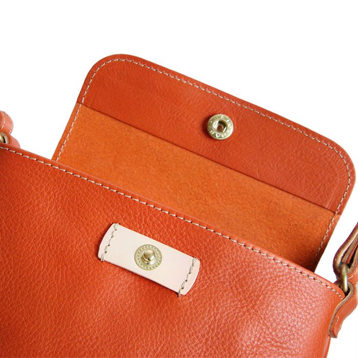 レザーショルダーバッグ ブラウン DSQUARED2 レザーショルダーバッグ | ブラウン | FARFETCH JP